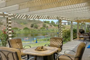 Tranquil Lakefront Retreat With Private Dock - Image 5