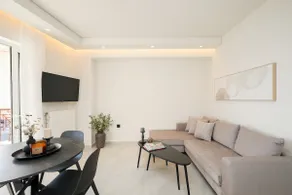 Sunny Seaside Cozy Home - Image 2