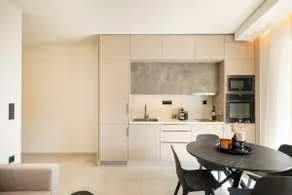 Sunny Seaside Cozy Home - Image 3