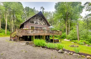 Cabin with Hot Tub and Lake Access - Image 2