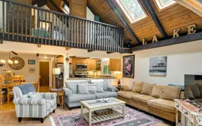 Cabin with Hot Tub and Lake Access - Image 5