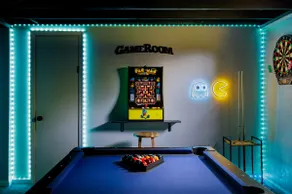 Updated home w/ BIG yard, game room, coffee nook! - Image 2