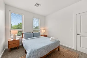 Luxury Stay Near Cleveland Clinic & Attractions - Image 3