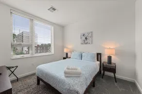2BR Near Clinic & Case Western w/ Parking - Image 4