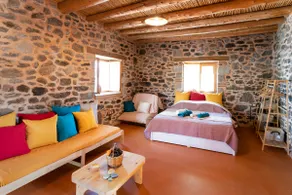 “Kamini”, a stone house by the sea - Image 3