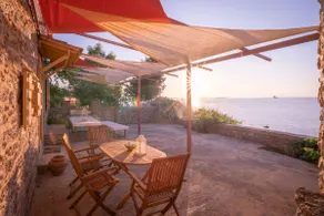 “Kamini”, a stone house by the sea - Image 4