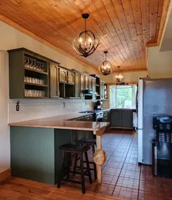 Mountain Road Chalet near Jasper! - 4 bedrooms - Image 3