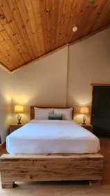 Mountain Road Chalet near Jasper! - 4 bedrooms - Image 5