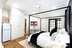 Hilton Avenue Retreat - Image 3