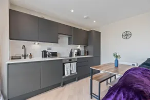 #45 2 bed Lux Fountain Lofts Digbeth - Near Blakesley Hall Museum - Sleeps 5 - "Perfect for Contractors and Families " - Image 3