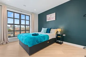 #45 2 bed Lux Fountain Lofts Digbeth - Near Blakesley Hall Museum - Sleeps 5 - "Perfect for Contractors and Families " - Image 2