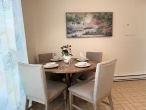 Spacious 3BR MTL Family Home - Image 5
