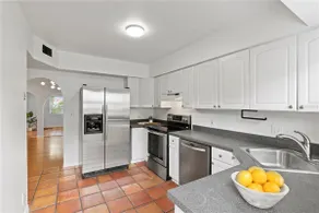 5-STAR 2 Bdrm HOUSE w/ KING BED+HotTub+Fenced Yard - Image 5