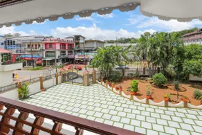 Luxury Oasis 3BR AC Villa- Garden & Balcony Lounge - Image 5