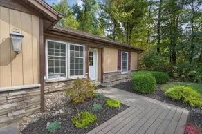 Peaceful 2BR Duplex Near Saratoga Springs - Image 4
