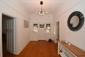 Picture Perfect Bungalow in Perfect Location - Image 3