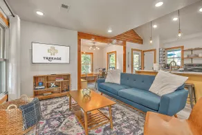 Modern 4BD | 4.5BA Home Near ETSU & Downtown JC - Image 2