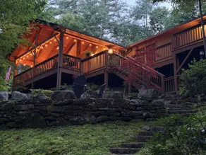 Tree Top Mountain Lodge - Image 2