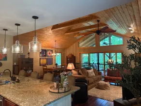Tree Top Mountain Lodge - Image 4