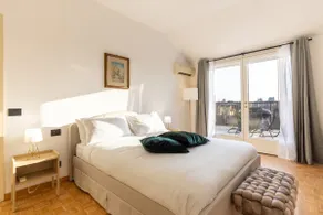 [7 minutes from the cathedral] Panoramic terrace and two rooms - Image 3