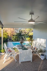 Nora Poolhouse, Sunny Family Home near essentials - Image 2