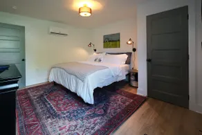 Luxury 1BR | Walk 2 Entertainment | Sleeps 4 | W/D - Image 2