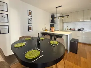 3 bedrooms Balcony • Private parking • 3 min Tram T2 Paris - Image 2
