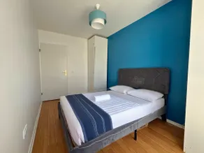 3 bedrooms Balcony • Private parking • 3 min Tram T2 Paris - Image 5