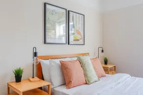 Georgia Suite I Modern 1BR Apartment I Sleeps 4 I Near Gavin and Stacey House I Barry High Street I Barry Train Station I Barry Island I WiFi I Parking and Easy Cardiff Access - Image 5