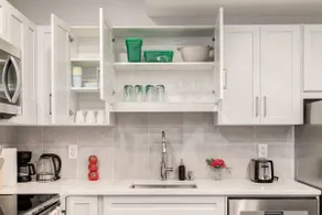 Fresh 3 Bed Designer Suite | Winter Comfort | WiFi - Image 4