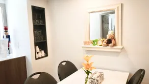 Cozy Seaside Garden Suite–2BR in Ambleside - Image 2