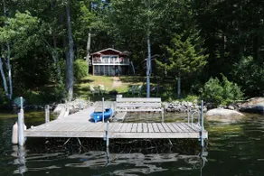 Lovely Lakefront Cottage - Book Your Fall GetAway! - Image 3