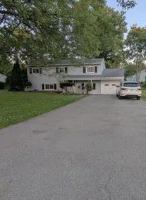 Fully Furnished – Family & Group Friendly Home - Image 5
