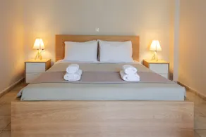 Nikos and Vicky's House - Image 4