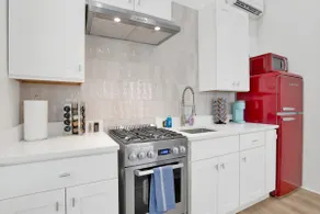 Newly Built Cottage Near Downtown Mobile, Central! - Image 3
