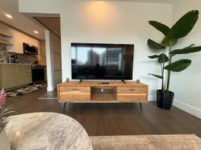 Bright, spotless and modern 1 BR with gym - Image 2