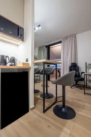 Apt with Jacuzzi in Balcony. Best location Athens! - Image 5