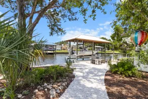 Waterfront • Game Room • Kayaks • No Steps • King - Image 2