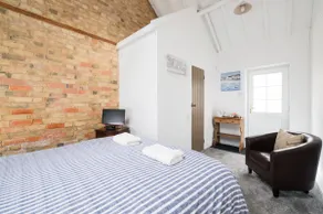 The Snug - Image 4