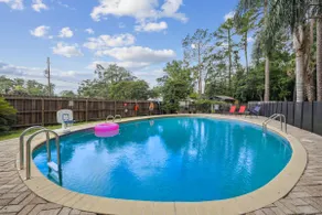 XL family home, Pool, Pool table, Private 1 acre. - Image 2