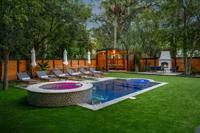 Luxury Retreat Downtown Pool Spa Sleeps 14 - Image 4