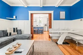 Chic+Eco Friendly Downtown Sleeps 8 - Image 3
