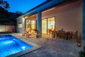 Quiet Garden House Oasis - Image 2