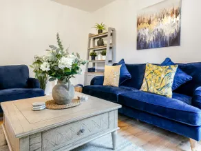 Beautiful 2BR Apt City Centre Walk Everywhere - Pass the Keys - Image 2