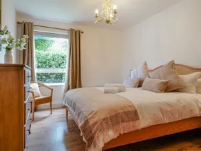 Beautiful 2BR Apt City Centre Walk Everywhere - Pass the Keys - Image 4