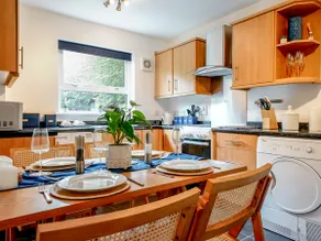 Beautiful 2BR Apt City Centre Walk Everywhere - Pass the Keys - Image 5