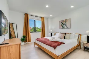 Cozy 1BR apt with pool, gym and free parking - Image 3
