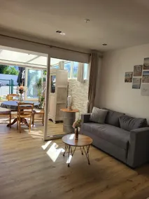 Beachfront apartment - Image 4