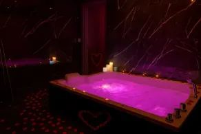 Love Room Royan - Image 4