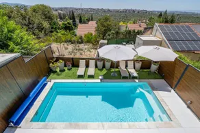 The Romantic Pearl–A suite with a shard pool - Image 2